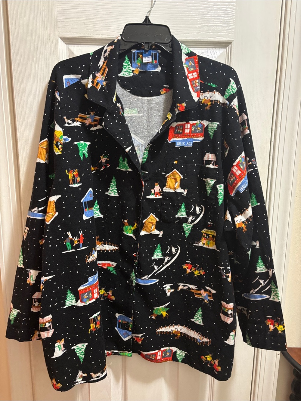 Old Navy Winter Scene PJ Fannel Top!